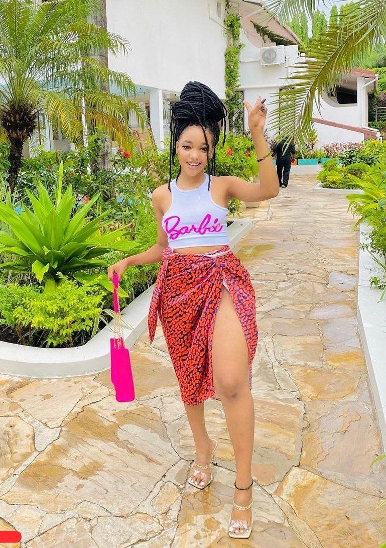 Rich sugar mummy Catherine wants a hookup